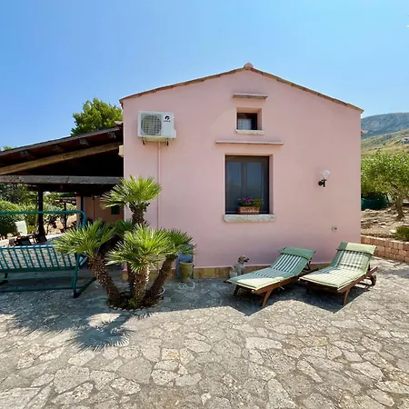 Giara Villa *